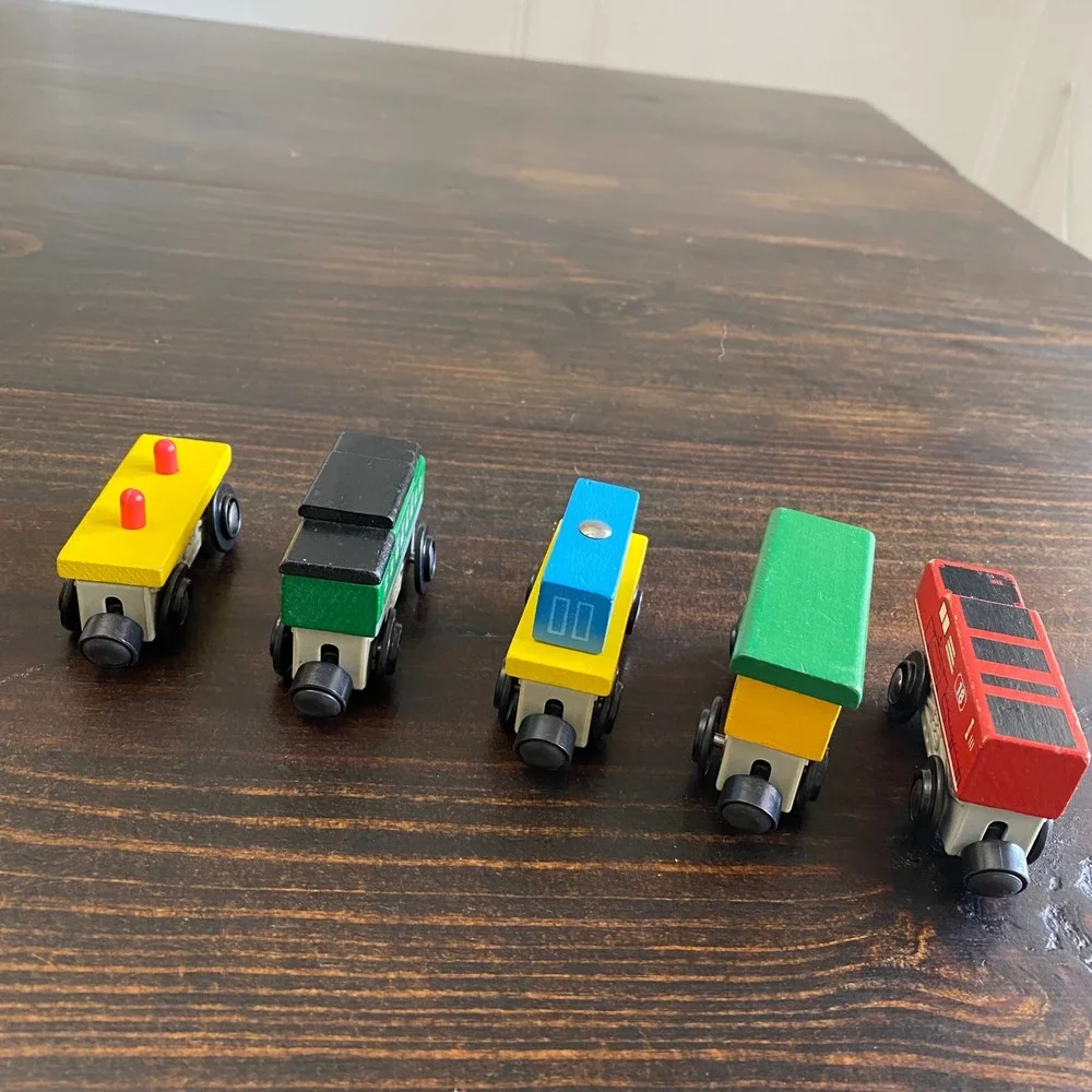 KidKraft‎ Wooden Magnetic Train Car Set 5pc Toys R Us Cargo Engine 2007